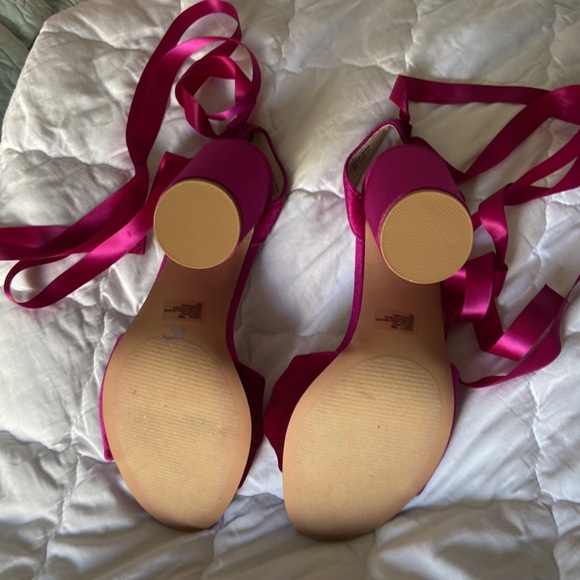 NWOT Steve Madden Velvet sandal - Picture 4 of 4